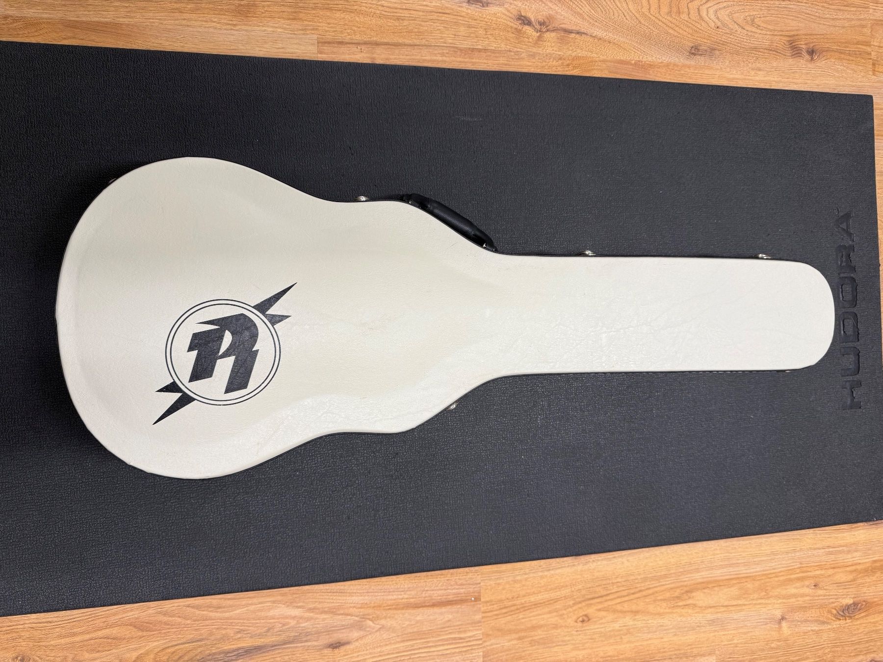 Musikinstrumente: Rock N Roll Relics Thunders 2025 – Gebraucht aus Lohn SH von Ruti99 5
