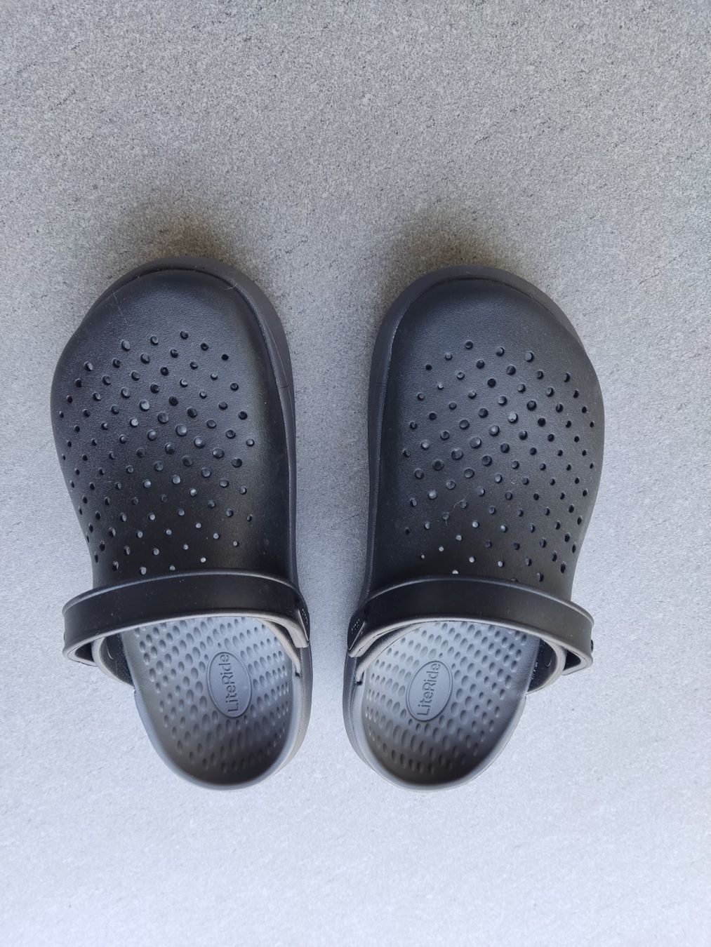 Crocs Scarpe da uomo: Crocs LiteRide Clogs schwarz Grösse 39/40 – Nuovo (secondo la descrizione) da Neftenbach venduto da Pesom0 1