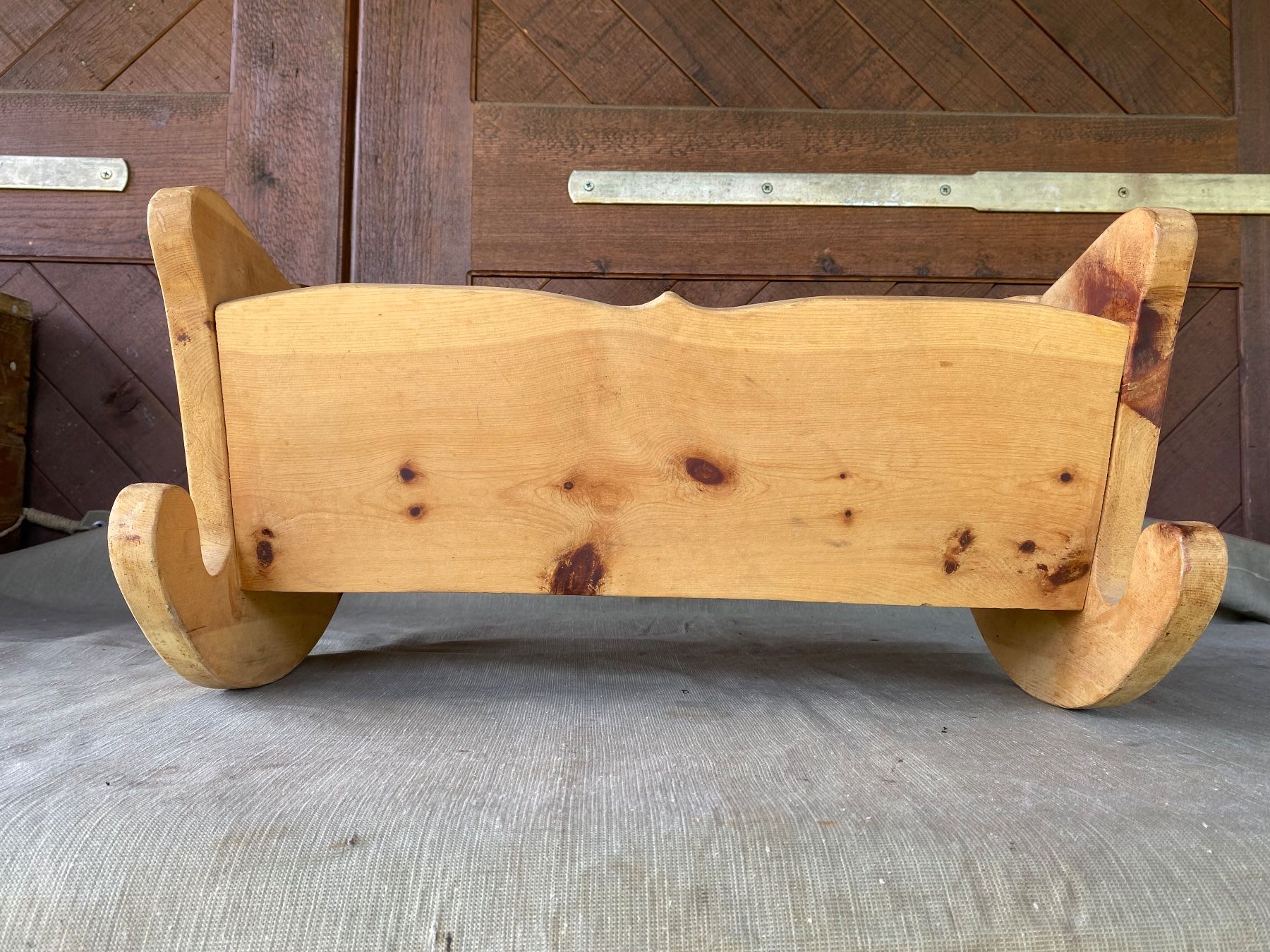 Campanacci mucche: antike Puppenwiege aus Holz – Usato da Feldbach venduto da Olive1 2