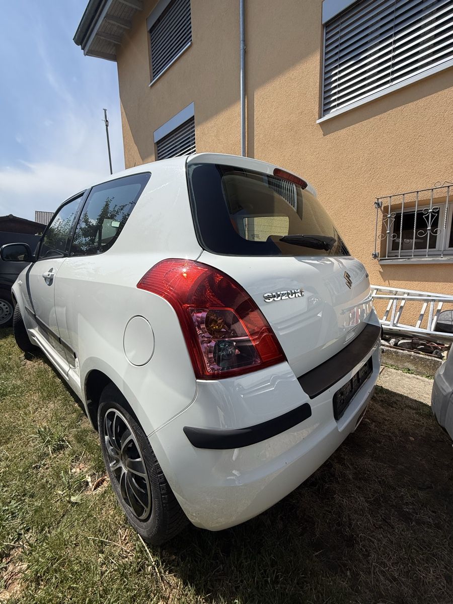 Suzuki Autos: Suzuki swift 1.3 ab 1.-CHF – D'occasion à Lüchingen par chb_8mm8 3