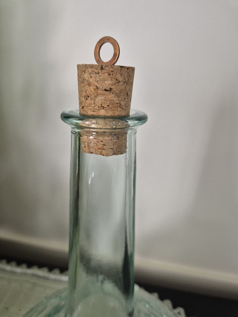 Carafes: Glasflasche, Karaffe mit Korken, Traubenmuster – D'occasion à Eschlikon TG par zuzanka80 2