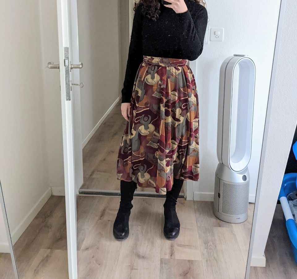 Röcke: Midi skirt – Gebraucht aus Horgen von bia_y5fw