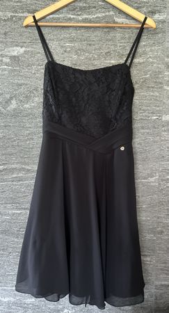 Schwarzes Kleid + Bolero
