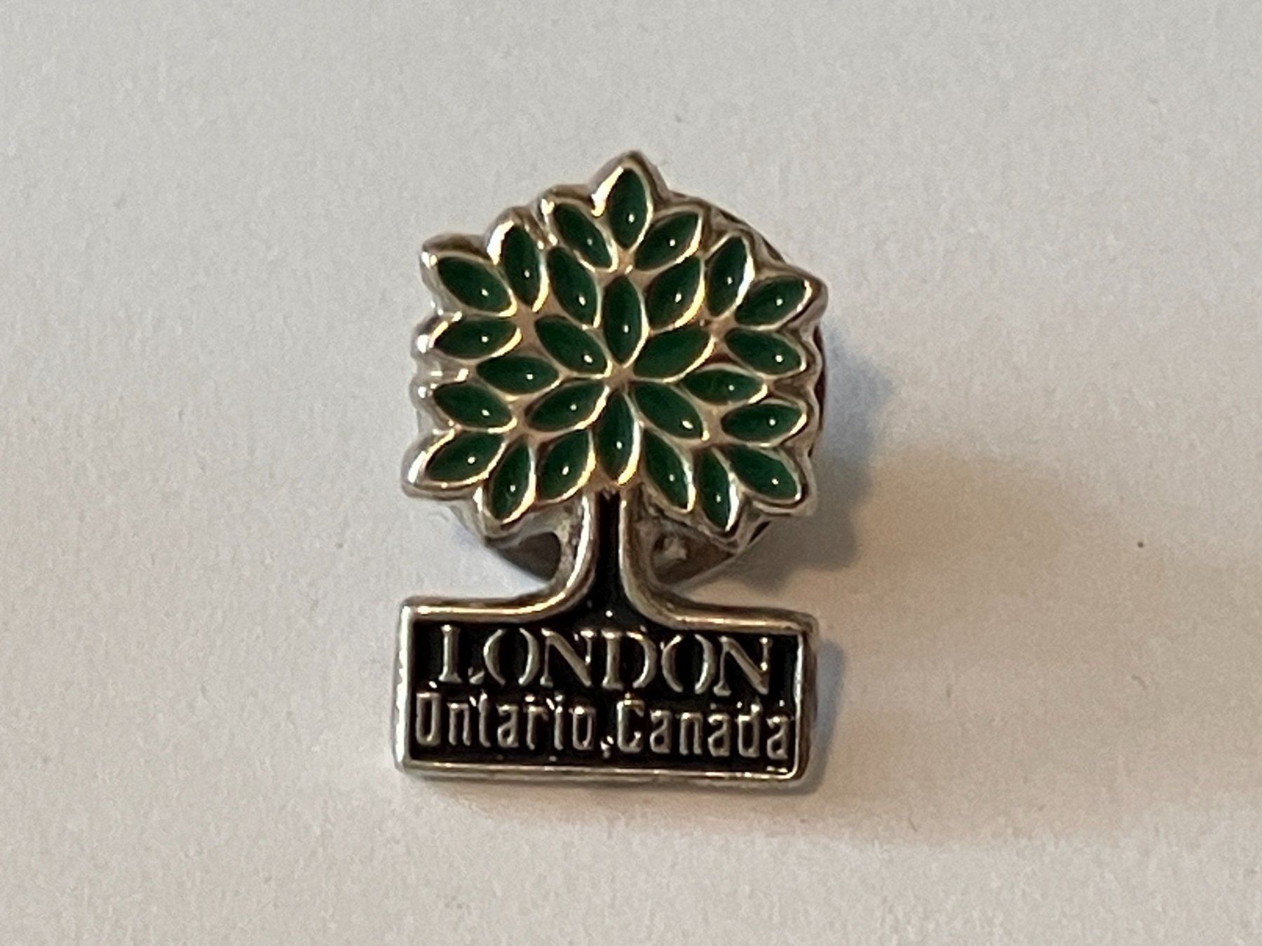 Placchette & Badge: 1 Pin London Ontario Canada – Usato da Basel venduto da djwwpp