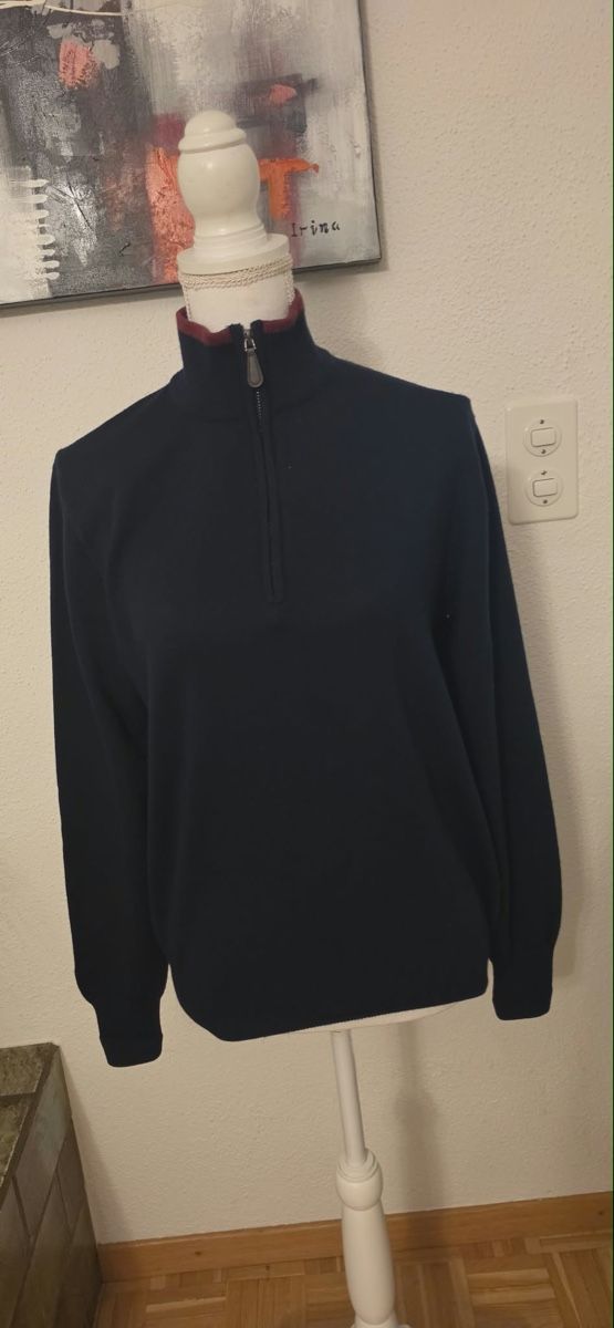 Maglioni & Felpe: Dunkelblauer Pullover aus 100% Merinowolle Grösse S – Usato da St. Gallen venduto da mania03 3