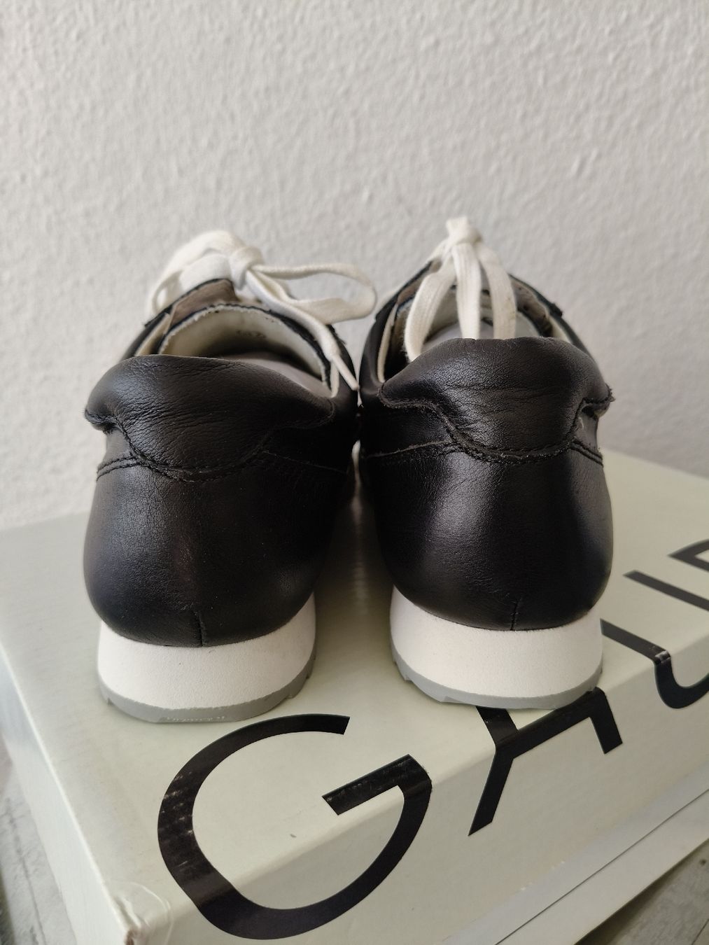 Scarpe da donna: GAUDI sneakers black leather size 37 studs new – Nuovo e nell'imballaggio originale da Zürich venduto da sha_vw65 5