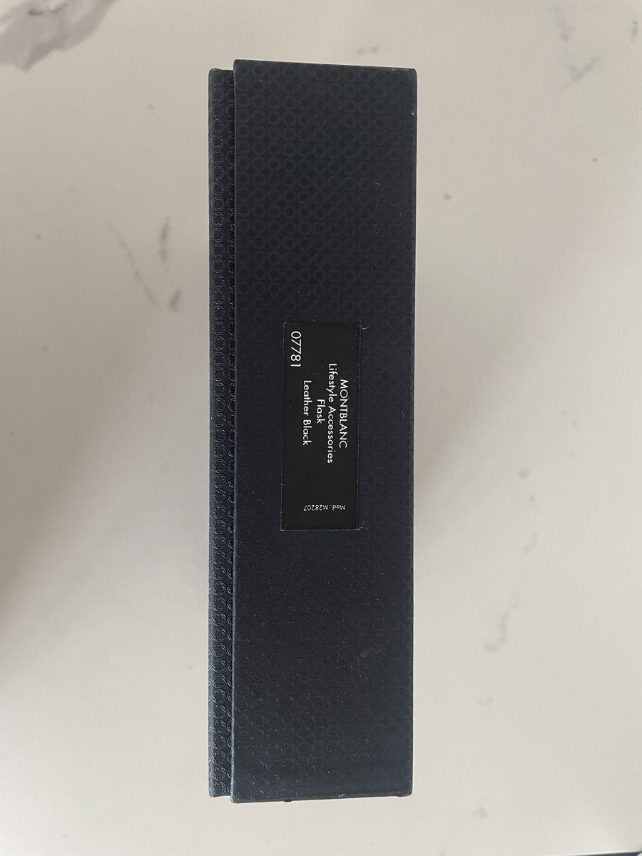 Sonstiges: Montblanc Flachmann Leder Schwarz mit Box neu, large – Gebraucht aus Opfikon von janineschlosser 4