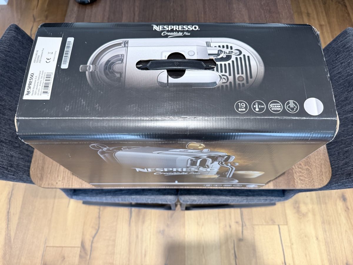 Nespresso Kaffeemaschinen & Espressomaschinen: Nespresso Creatista Plus- Gratis 4 Nespresso Kaffeegläser – Gebraucht aus Regensdorf von scheissspiel 7