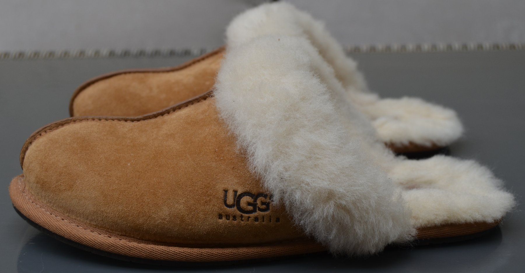 Ugg Scarpe da donna: UGG Scuffette II .37 Hausschuhe / pantoufles – Usato da Collonges venduto da arashee 4