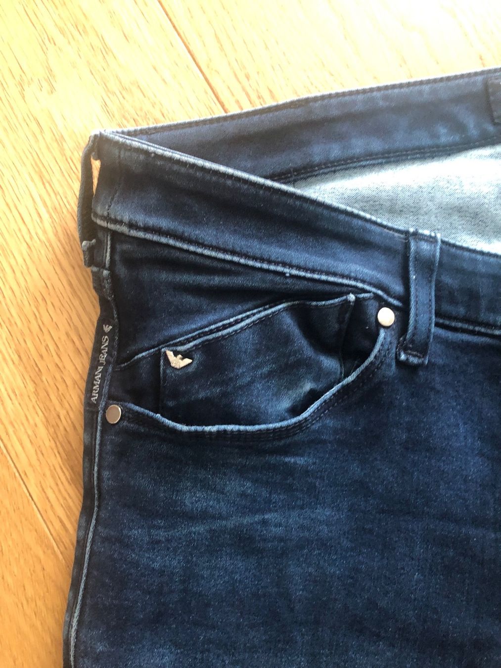 Armani Jeans: Armani Jeans Gr. 30 – D'occasion à Pfaffhausen par Klaras_second_hand 2
