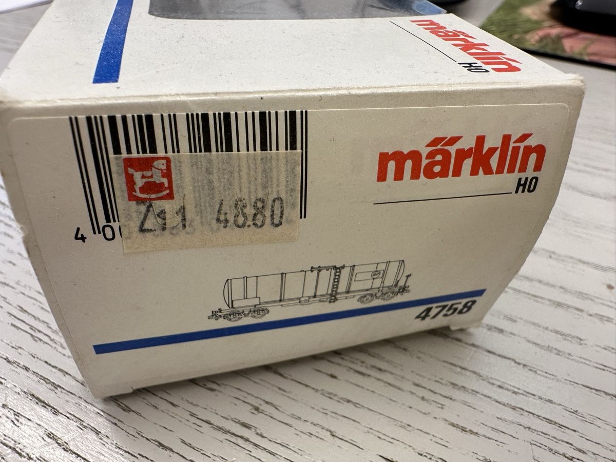 Märklin Modellini di ferrovie: Märklin 4758 BP Kesselwagen – Usato da Lupsingen venduto da New-Haven 1
