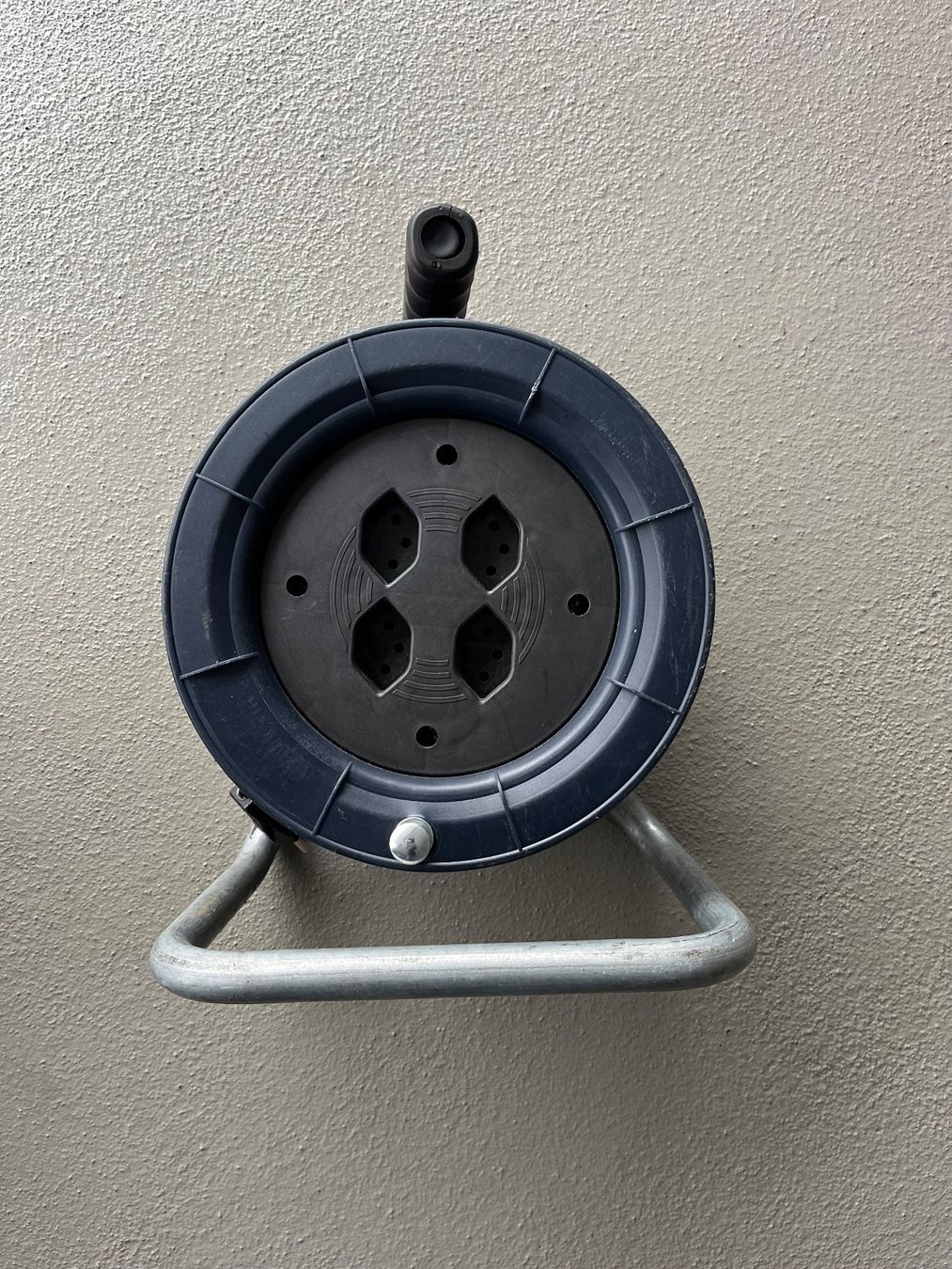 Kabel: Kabelrolle mit ca. 25 Meter Kabel – Gebraucht aus Haag (Rheintal) von Rega