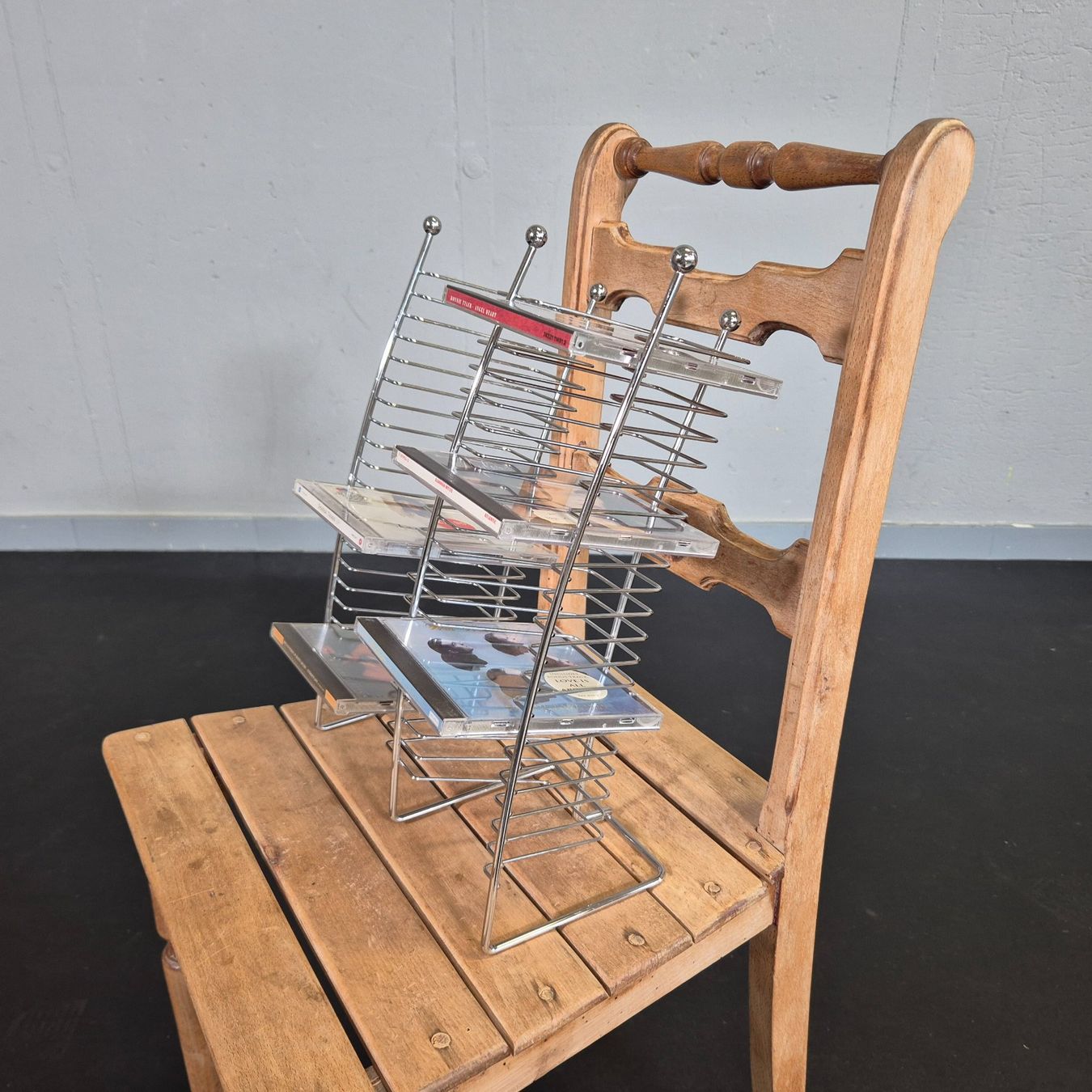 Scaffali: CD-Ständer CD-Regal Metall Chrom Tisch- Regal 40 CD – Usato da Nottwil venduto da Wondewa-Shop 1