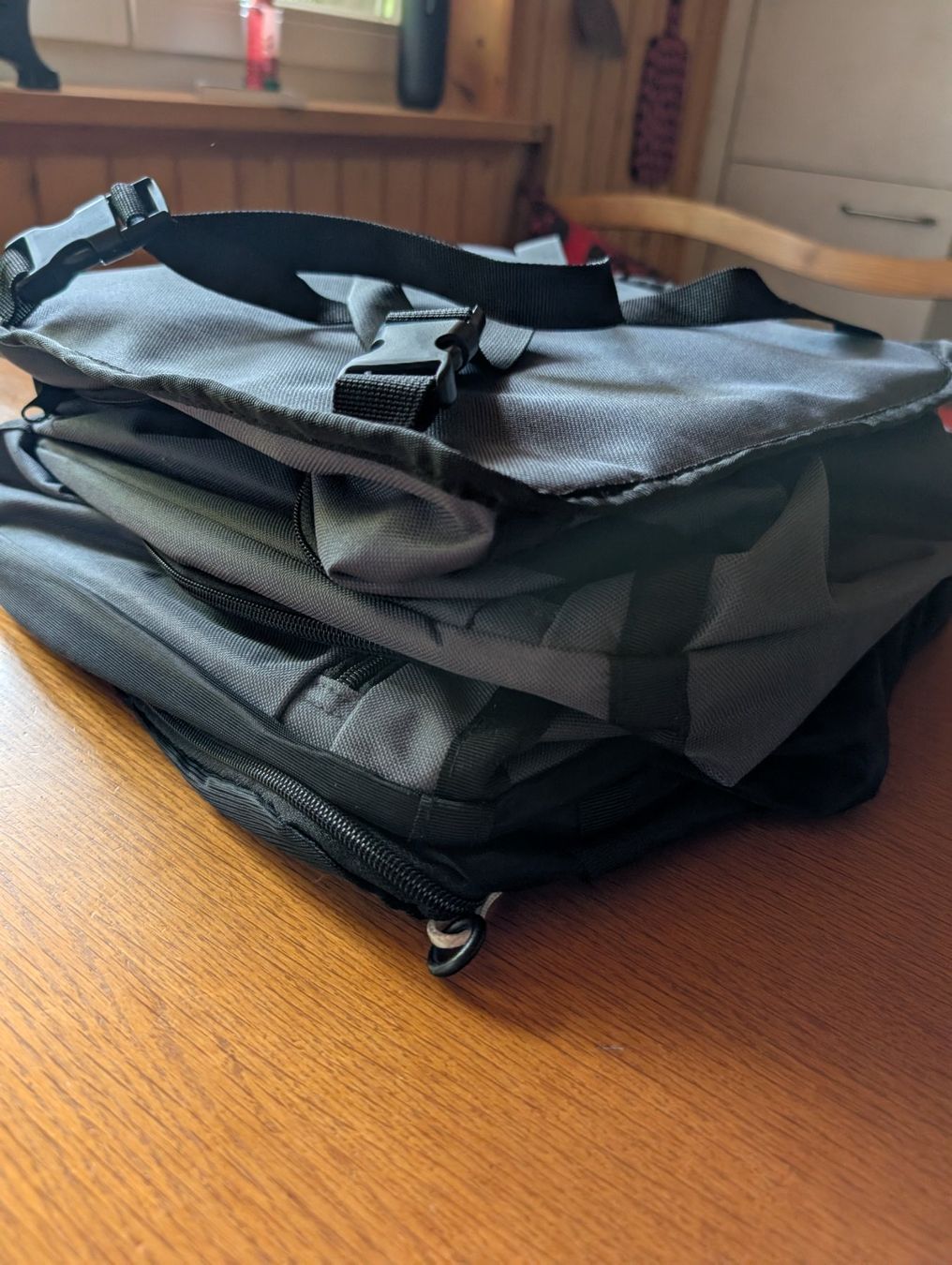 Regale: Hängeschrank 4 Eurotrail – Neu (gemäss Beschreibung) aus Thörishaus von SaUr7570 7