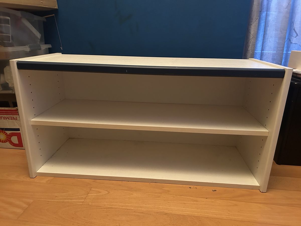 Armadi: Schrank zu Verkaufen – Usato da Köniz venduto da Mic_vbg5 1