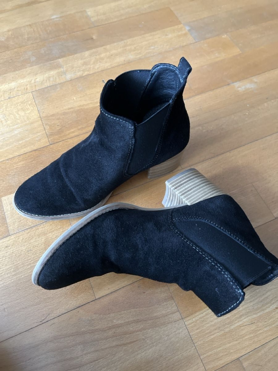 Scarpe da donna: Schwarze Wildleder Stiefeletten, Grösse 37. – Usato da Münsingen venduto da est_s6vf 1