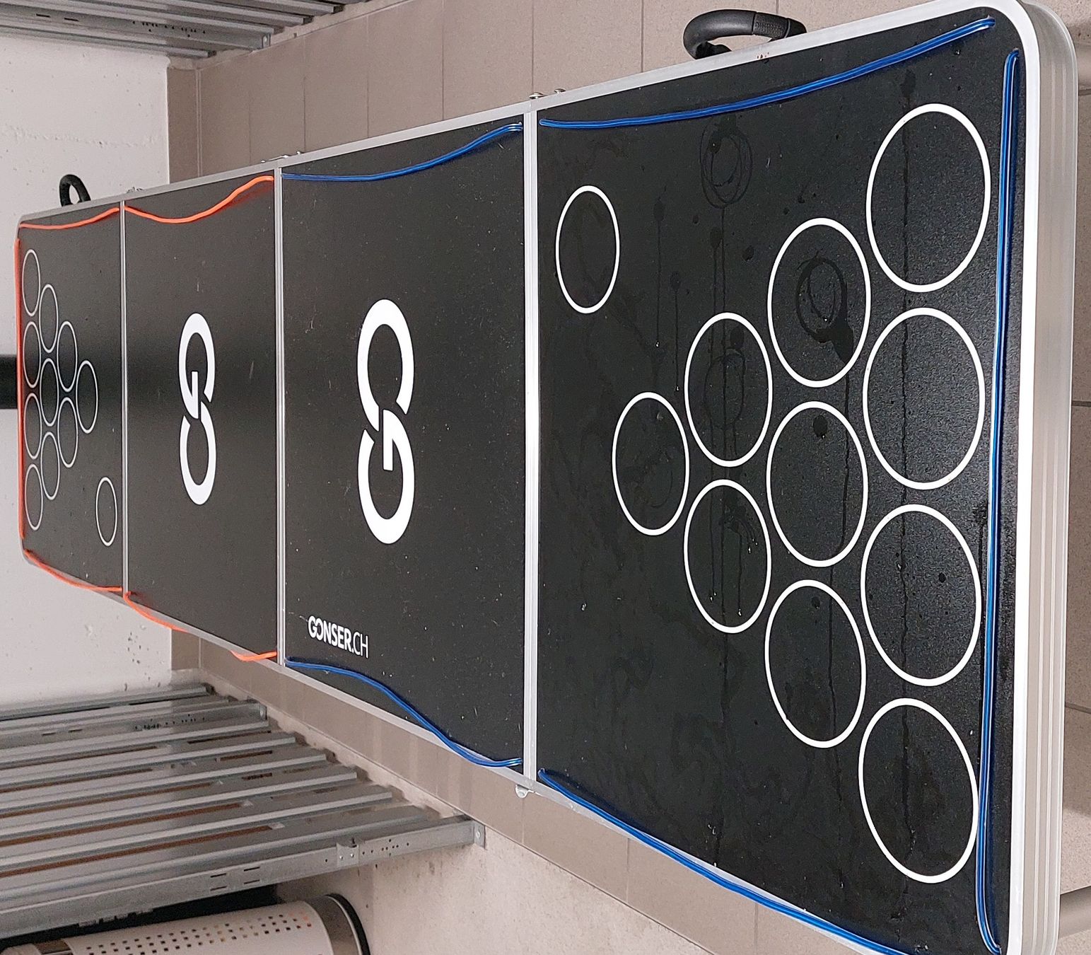 Jeux: LED Bierpongtisch  – D'occasion à Niederwil AG par bertomach