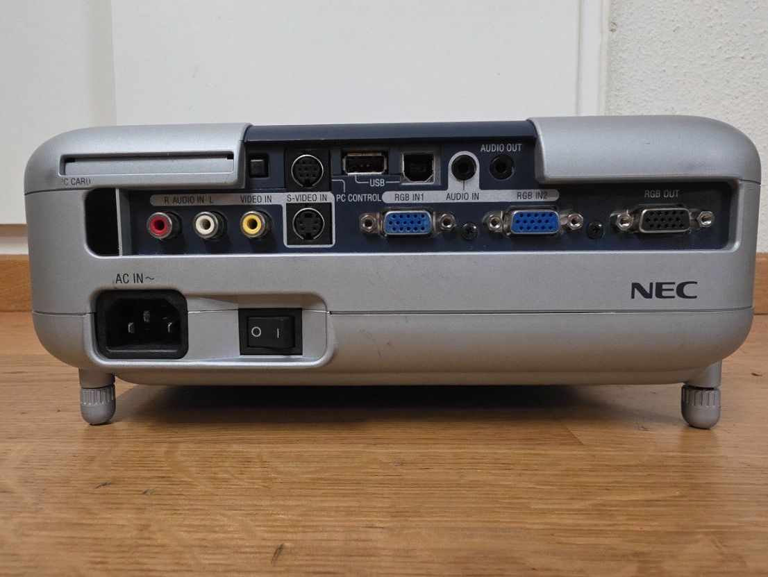 Nec Proiettori: NEC LT260 Beamer/Projektor – Usato da Bern venduto da KavIndustries 2