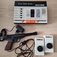 SANWA Color Video Game YC12 mit Pistole und Zubehoer