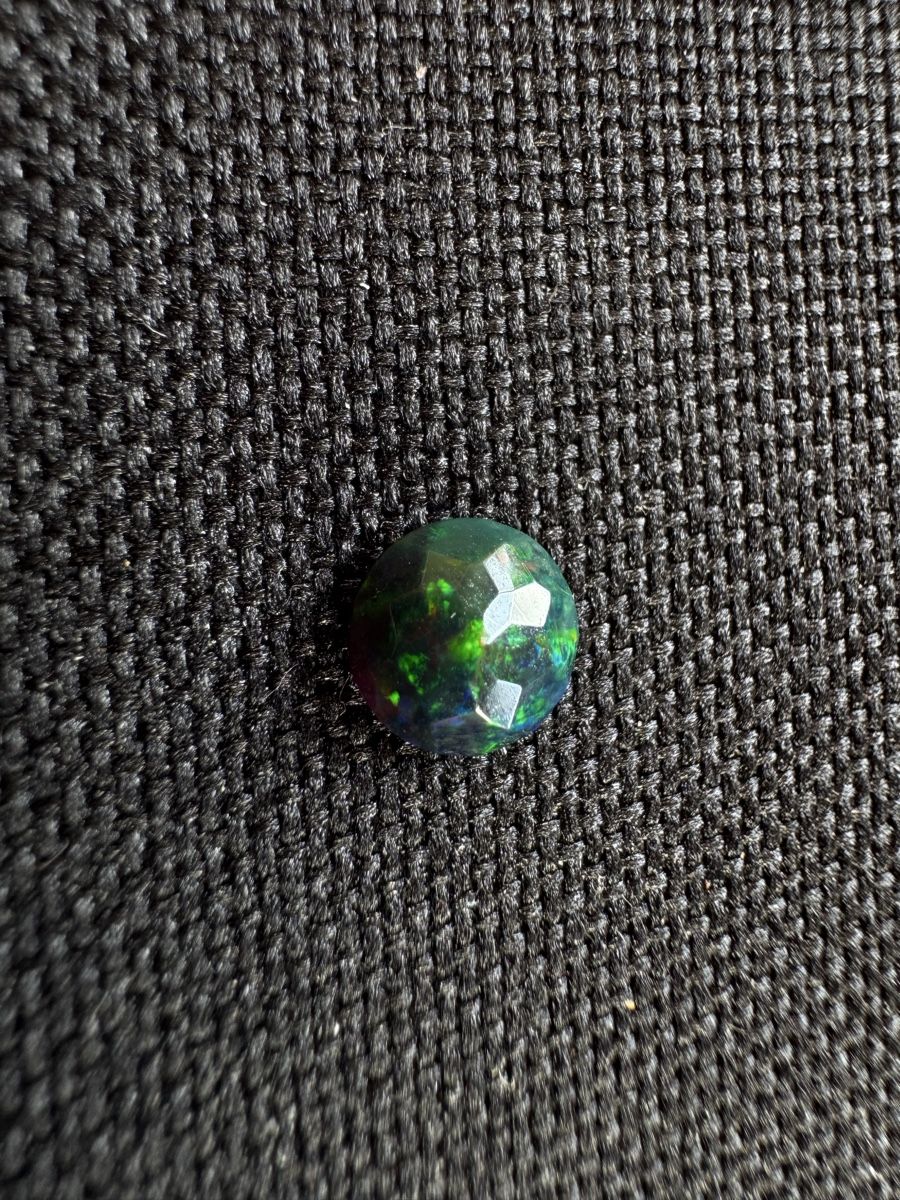 Edelsteine: Black Opal 0.75ct – Neu und originalverpackt aus Wängi von Horus90 1