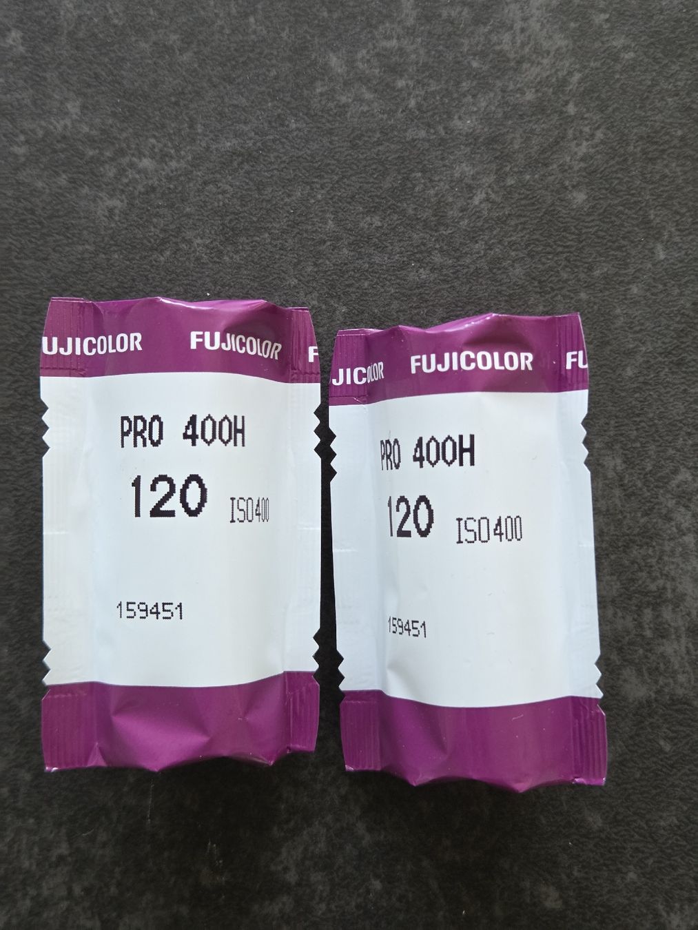 Fujifilm Filme: 2x Fujifilm Pro400H 120 Format – Neu und originalverpackt aus Luzern von Namledats91 1