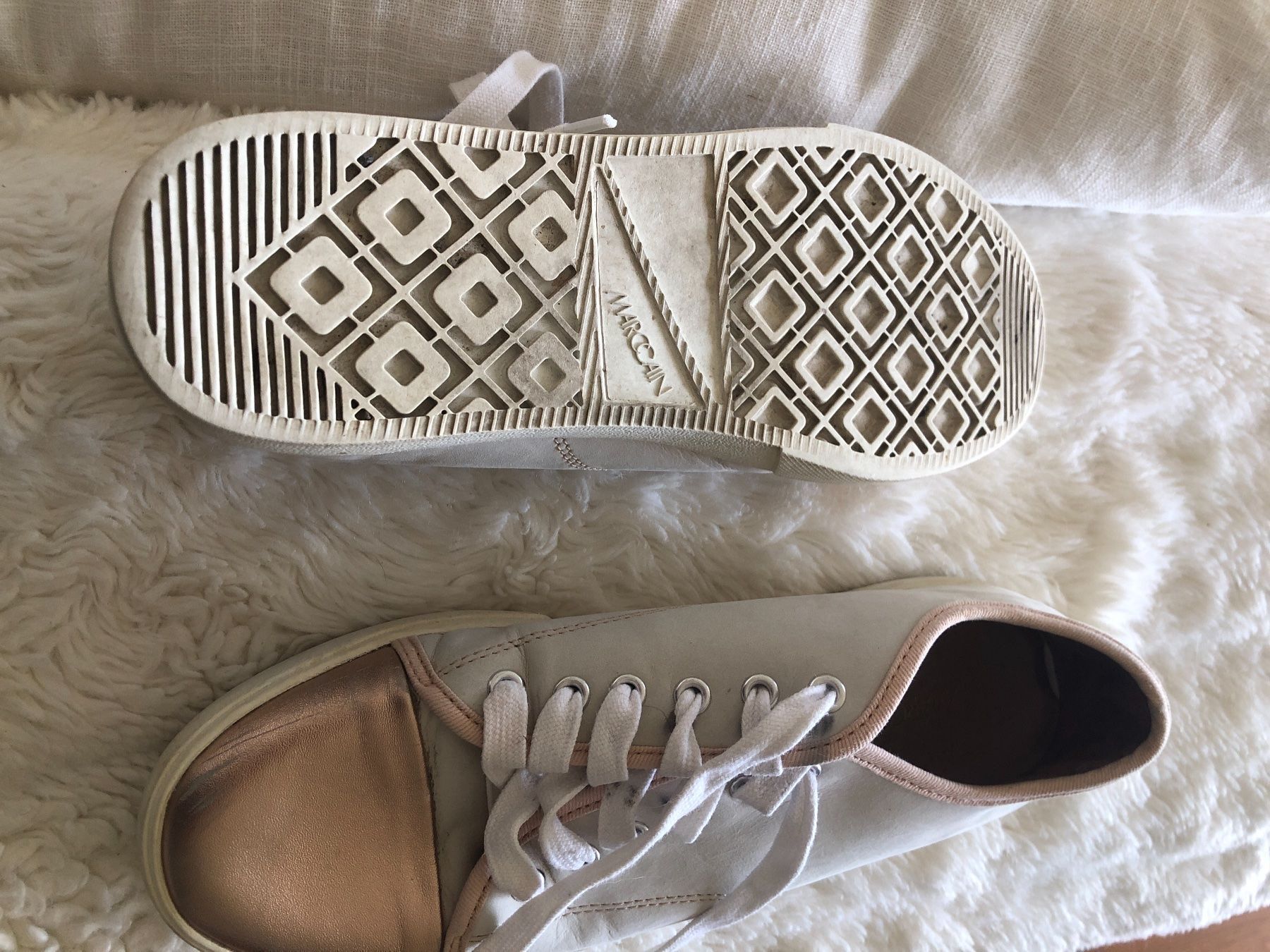 Scarpe da donna: Sneacker Marccain 38 – Usato da Jenins venduto da Pocahontas013 1