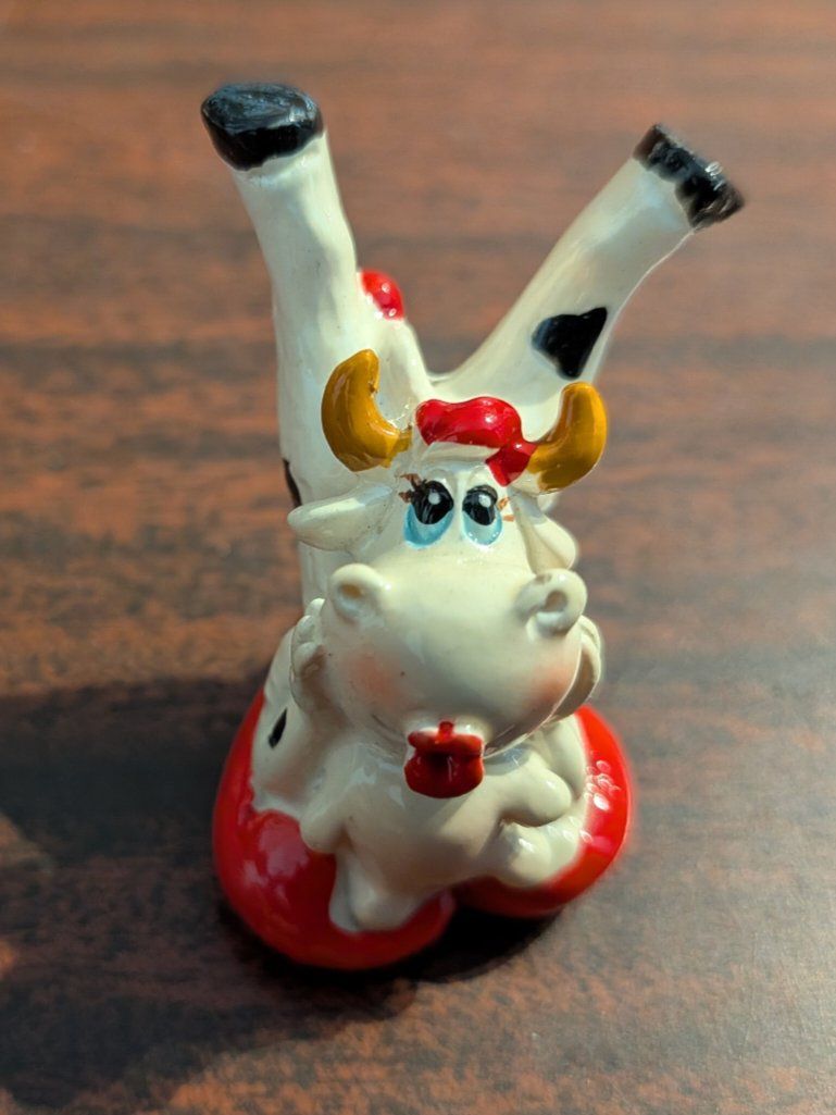 Tutte le decorazioni: Figurines vaches décoratives lot de 4 pièces – Usato da Cernier venduto da Poussetofiol 2