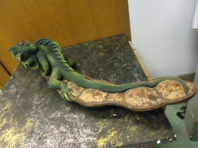 Statuette: Leguane Figur aus Holz auf Baum Blatt – Usato da Zürich venduto da liquidation-cobra 5