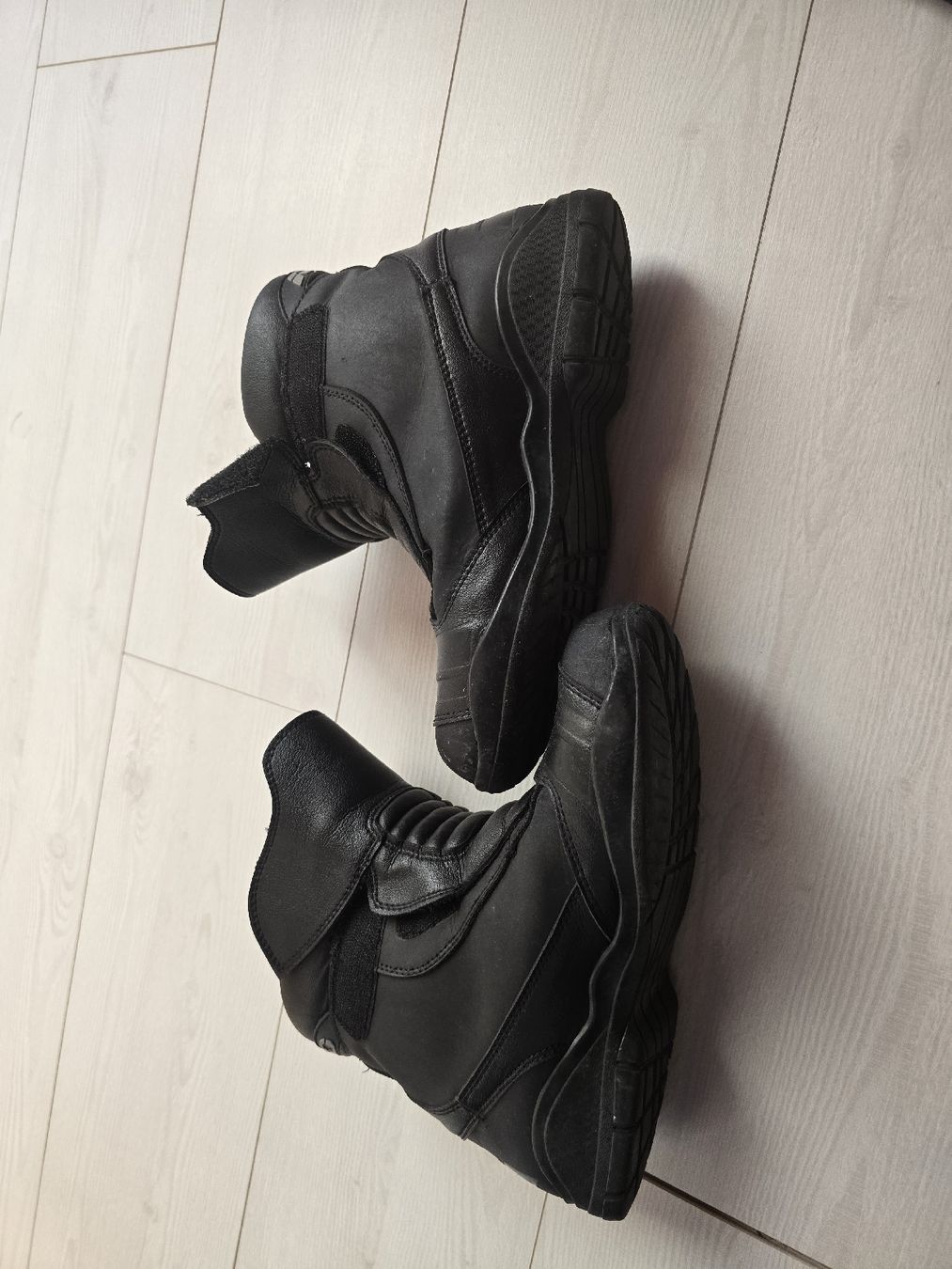 Damenschuhe: Motorradstiefel GR. 40 – Gebraucht aus Oberkirch LU von Guezlibox 4