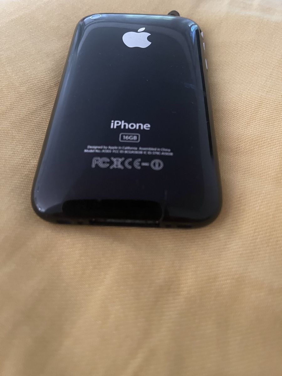 Apple Portables: iPhone 3GS 16GB schwarz mit OVP – D'occasion à Luzern par M.Ai 4
