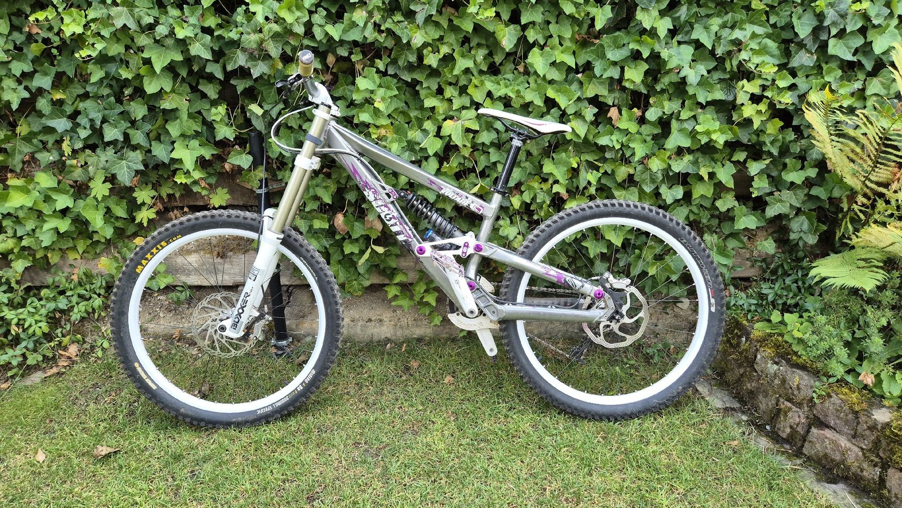 Velos: Downhill Bike – Gebraucht aus Uhwiesen von nat_7cvy