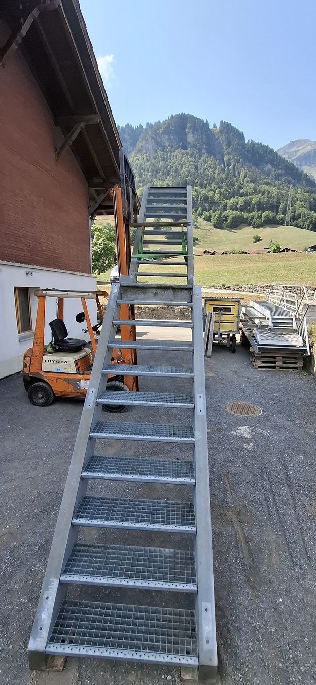 Treppen: Treppe, überwindbare Höhe 429 cm !! – Gebraucht aus Reichenbach i. K. von Wskorpion 1