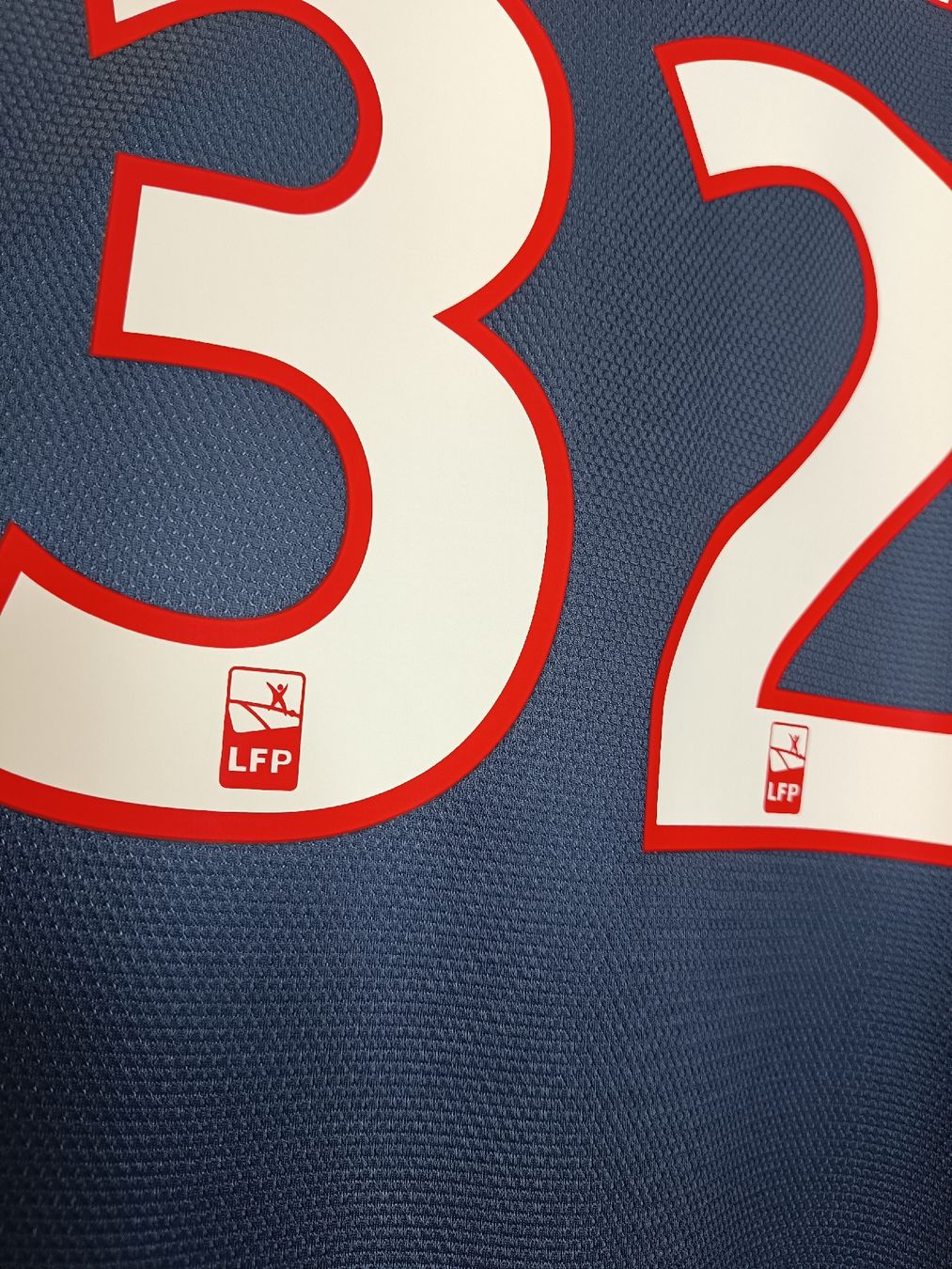 Nike Canottiere & Pantaloni: BECKHAM #32 Original PSG 2012-13 Home Trikot – Usato da St-Léonard venduto da SwissDealsJersey 4