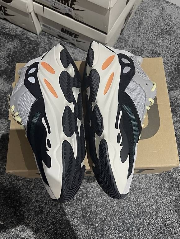 Scarpe da uomo: Yeezy Boost 700 Wave Runner – Nuovo e nell'imballaggio originale da Genève venduto da raf_zxk5 1