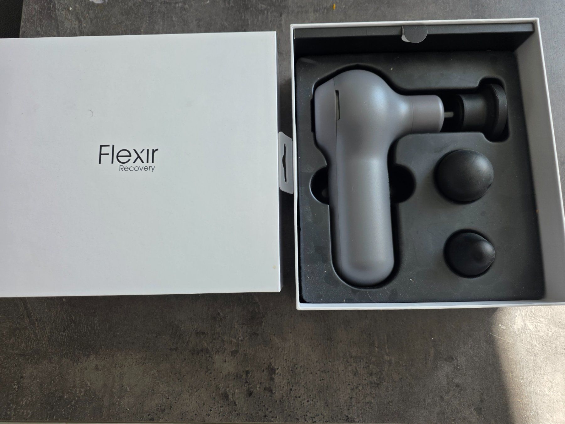 Massagegeräte: Pistolet de massage FLEXIR – Gebraucht aus La Neuveville von rapiot