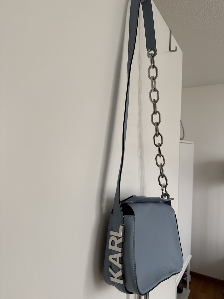 Karl Lagerfeld Borse da donna: Karl Lagerfeld Handtasche in hellblau mit Metall Elementen – Usato da Eglisau venduto da Nic1906