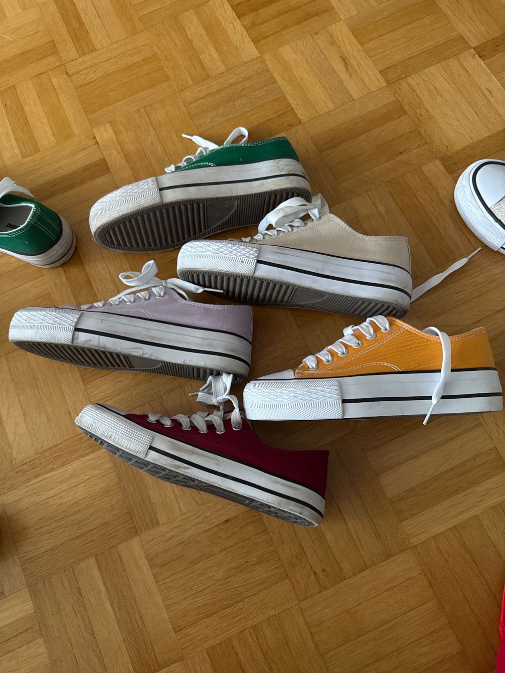 Scarpe da donna: 5 Paar Stoff Damen Schuhe – Usato da birsfelden venduto da Giuseppe70 3