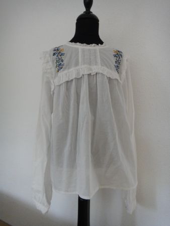 Neue Bluse mit Stickerei, Grösse 152 cm 12 Jahre