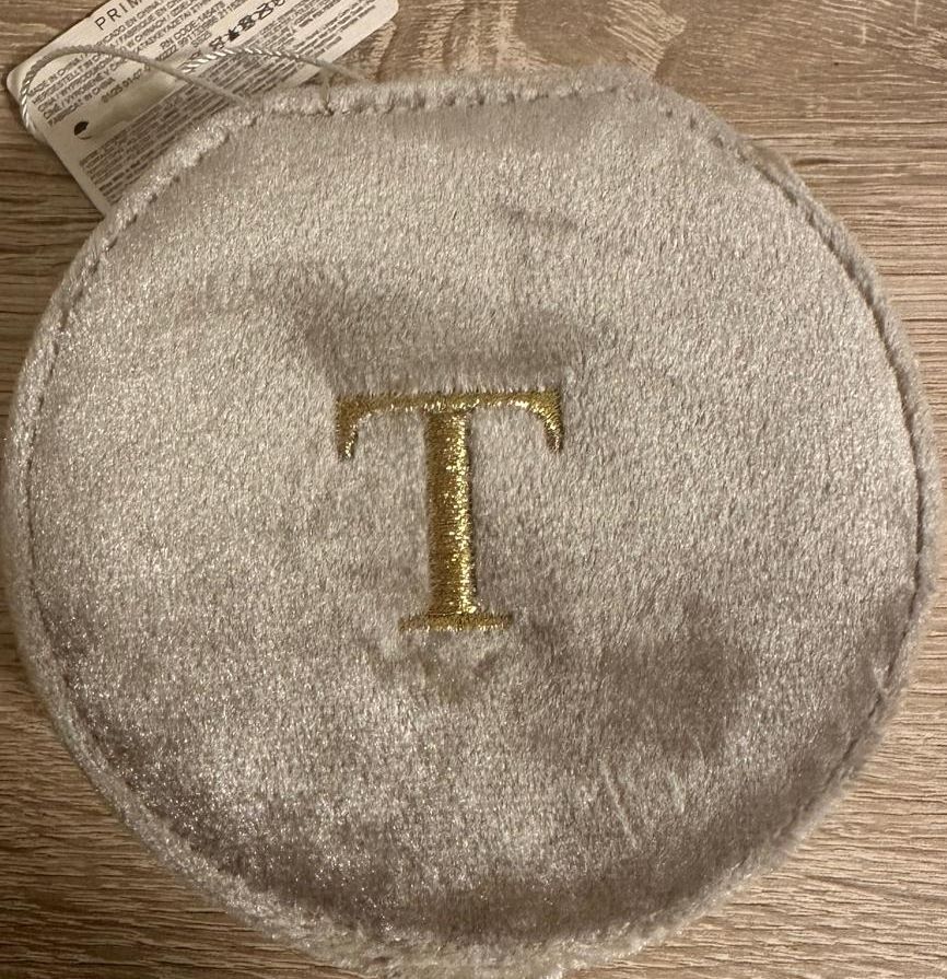 Coffrets à bijoux: Samt Schmuckkästchen mit goldenem T – Neuf avec emballage d'origine à Zürich par TG014