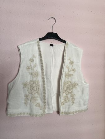 Blouse blanche avec broderies florales, Taille XL