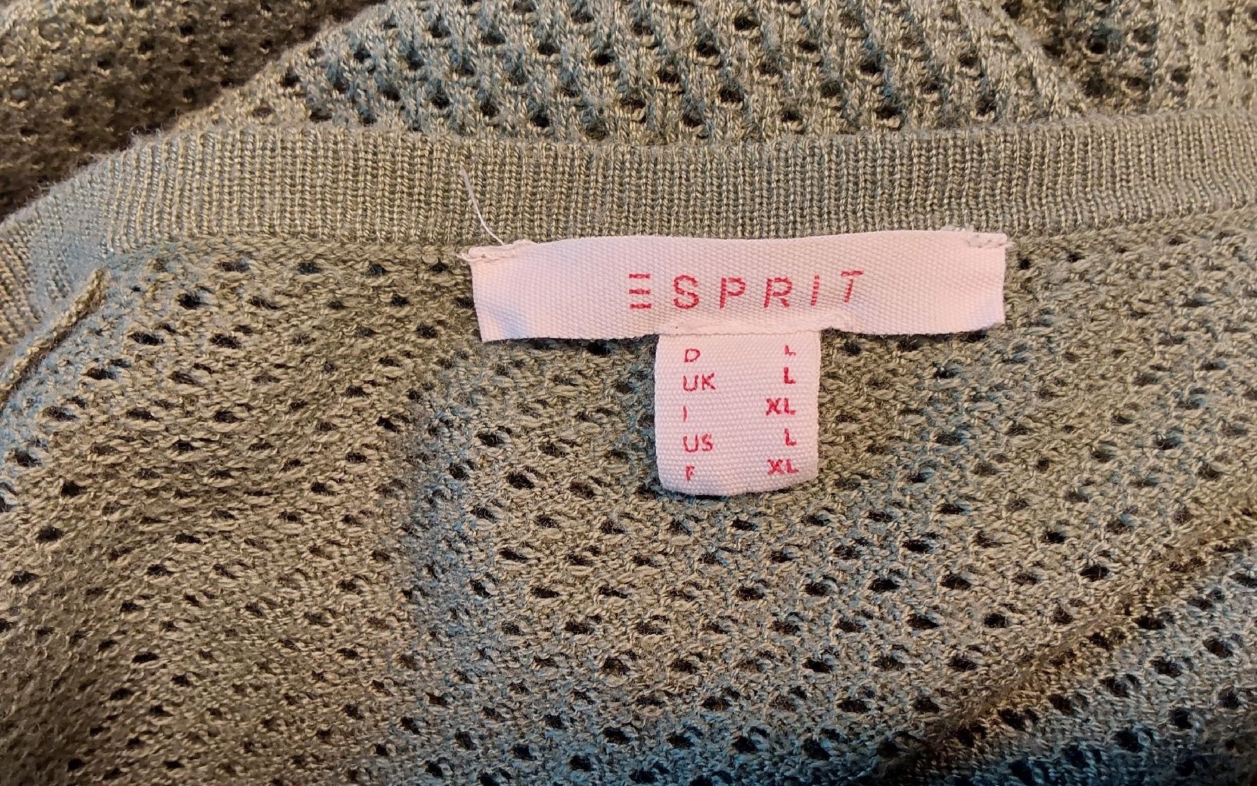 Esprit Giacche: Strickjäckli grün esprit L – Usato da Köniz venduto da scopello12 4