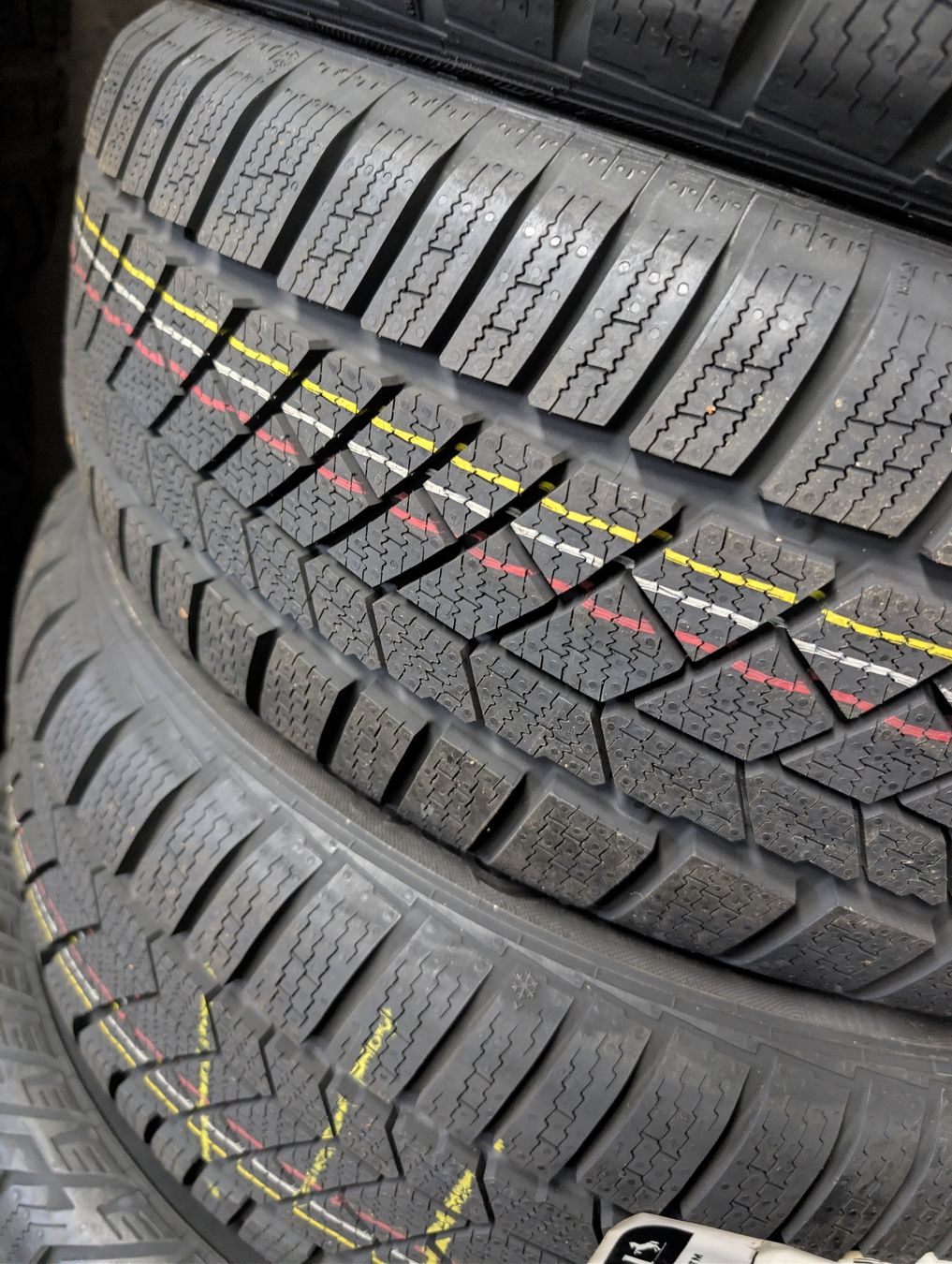 Continental Pneus & Roues: Winterreifen  – Neuf avec emballage d'origine à Dürrenäsch par Pneu-Idris 1