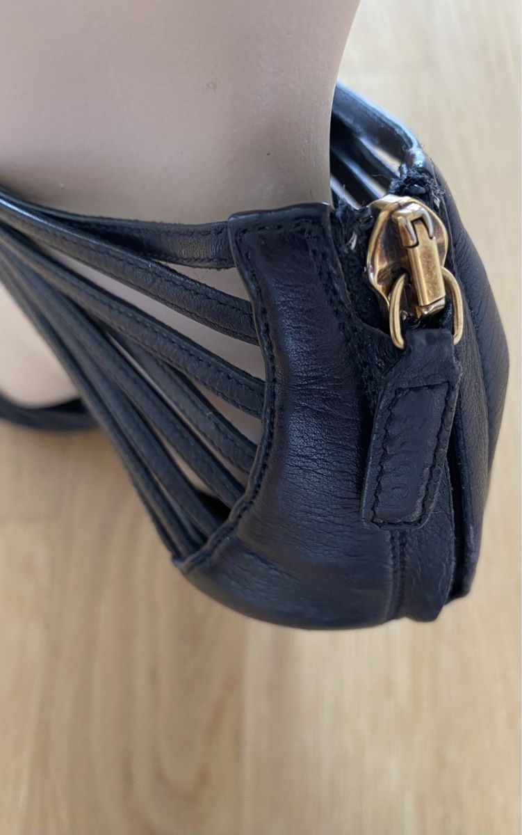 Gucci Scarpe da donna: GUCCI HIGH HEELS BLACK LEATHER STRAPS – Nuovo (secondo la descrizione) da Walchwil venduto da Finibaci 1