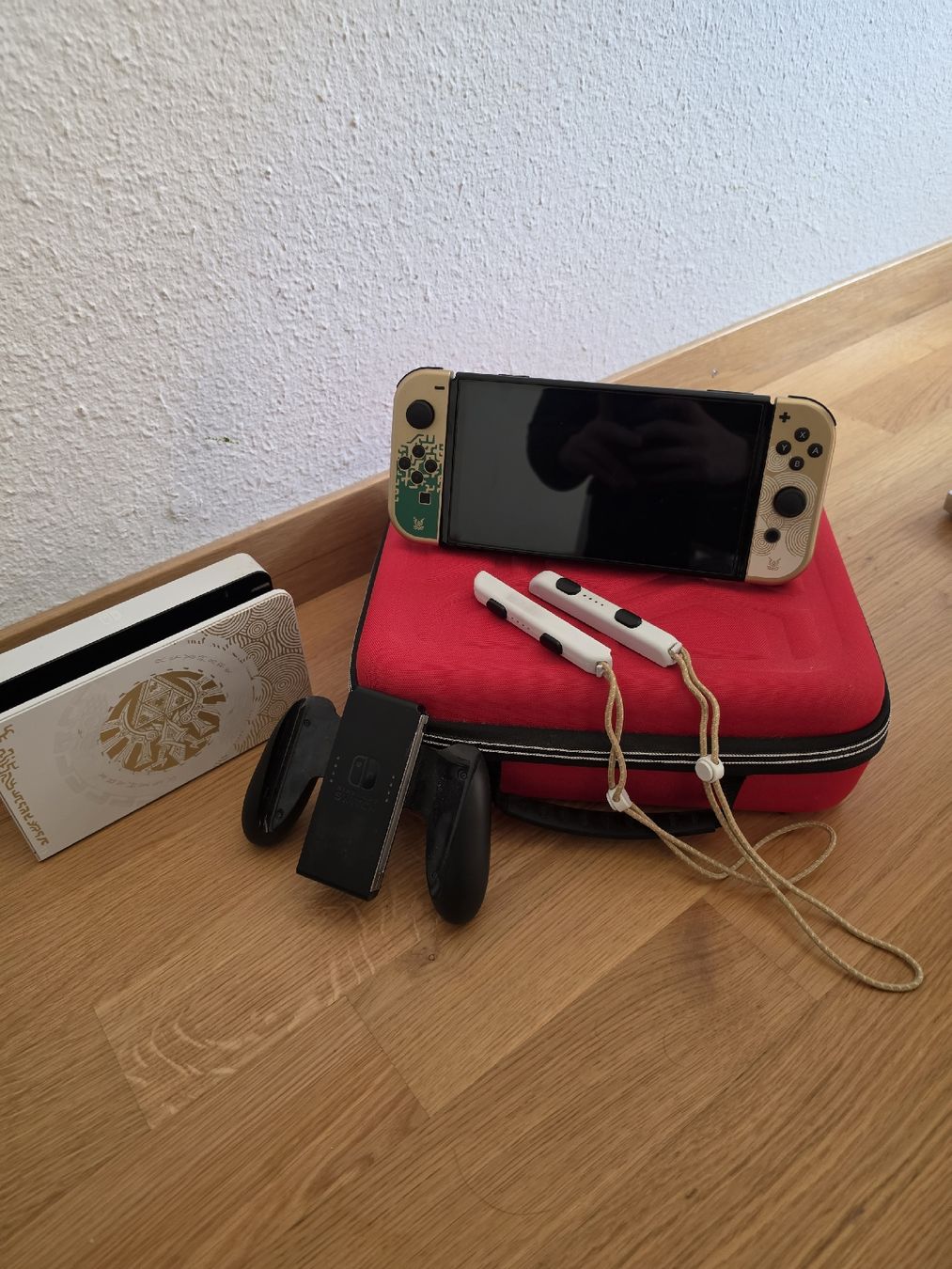 Nintendo Console: Nintendo Switch OLED Zelda Edition – Usato da Winterthur venduto da val_qbv7 2