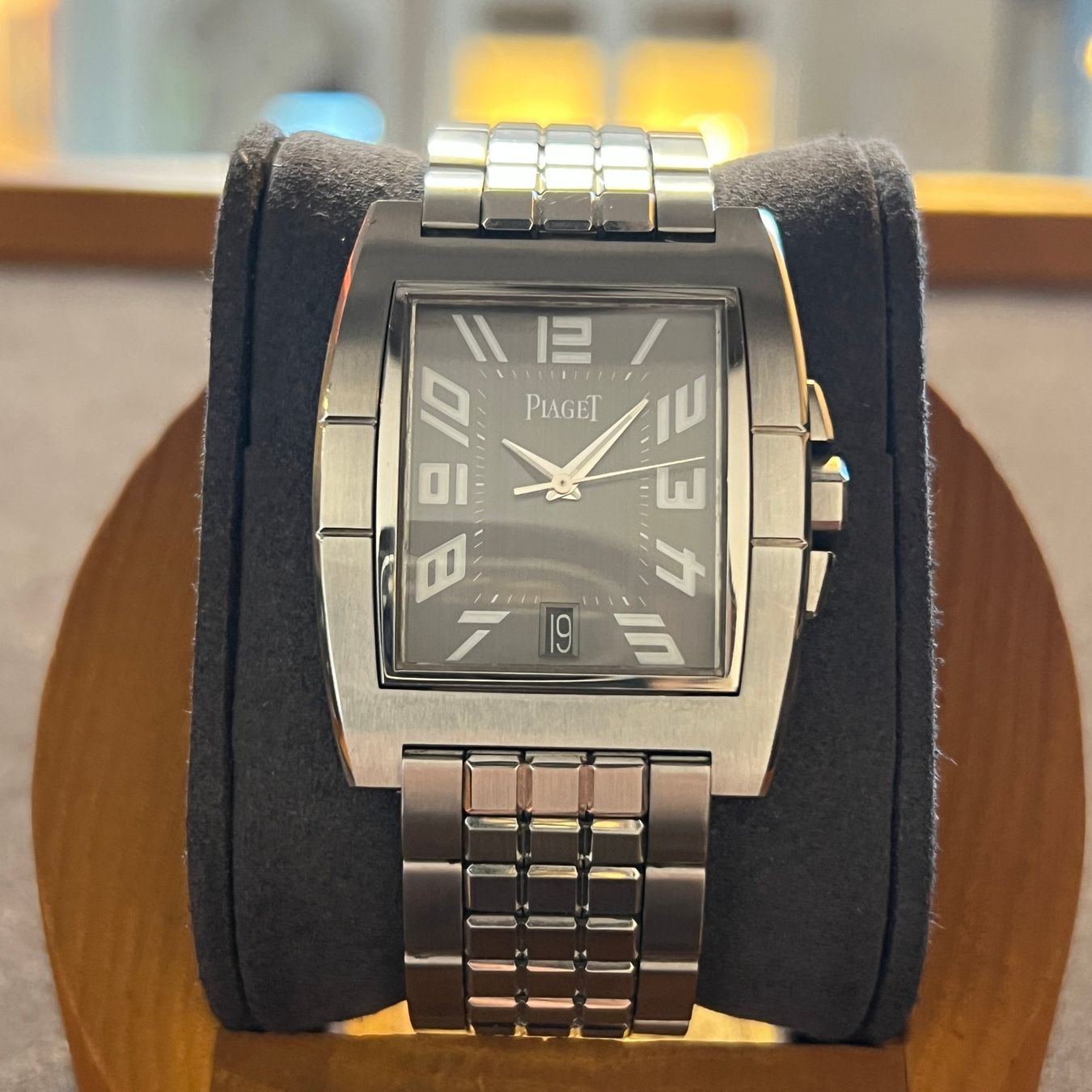 Piaget Montres: FLASH SALE Piaget Upstream Automatic Date Gray Dial 27050 – D'occasion à Carouge GE par Watchaser