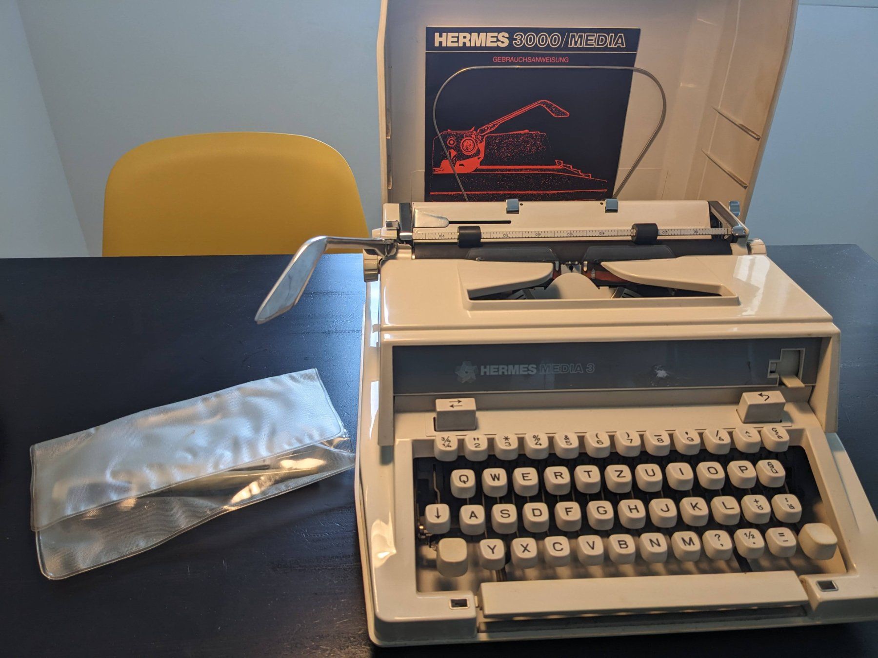 Schreibmaschinen: Hermes 3000 Media Schreibmaschine – Gebraucht aus Zürich von Girgl