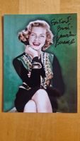 Lauren Bacall, Original Autogramm auf Foto in Farbe