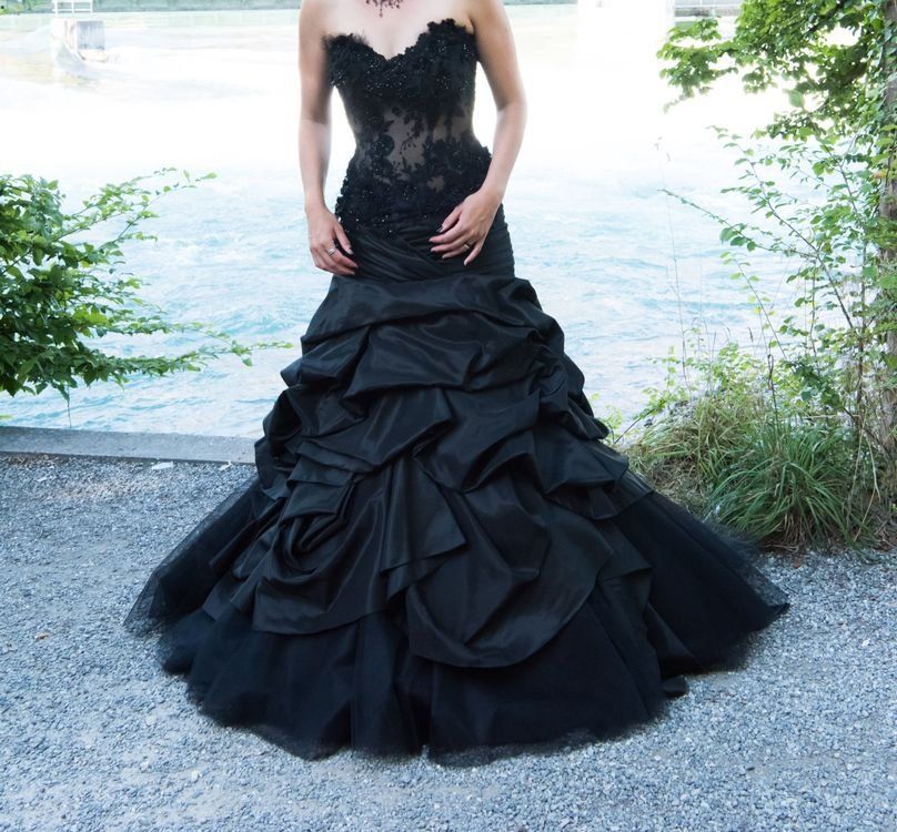 Robes: Wunderschönes schwarzes langes Kleid – D'occasion à Münsingen par Muesu86 1