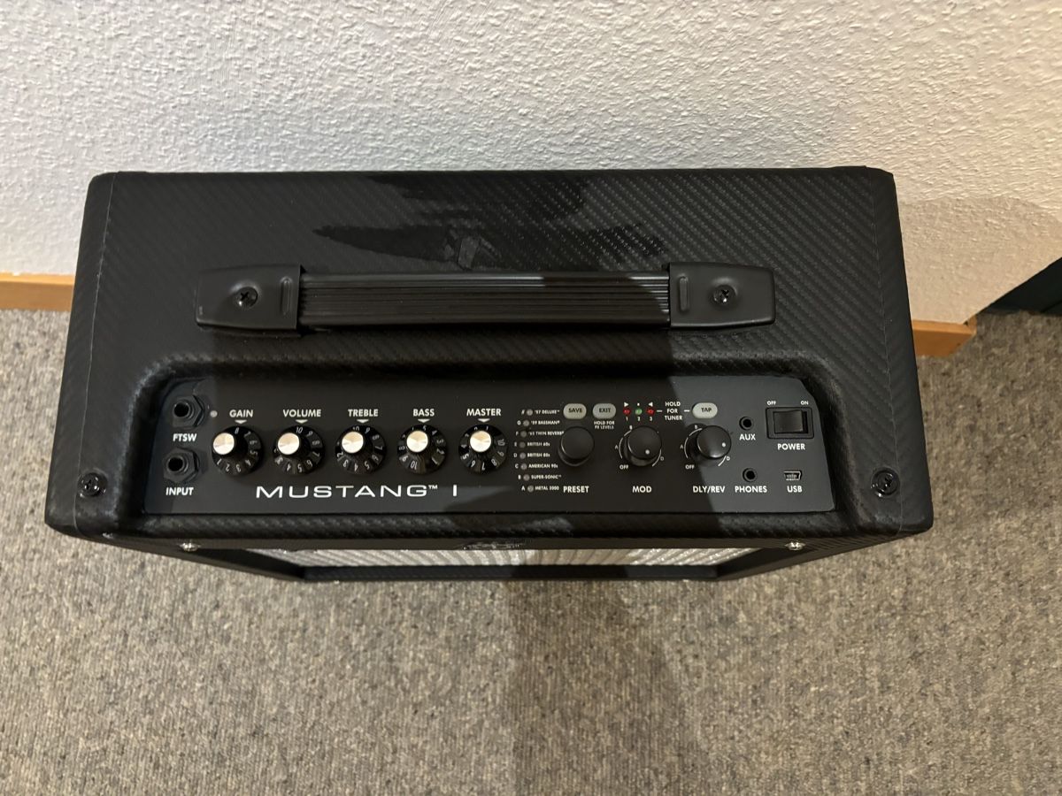 Fender Amplificatori: Fender Mustang I Modelling Amp - Great Condition! – Nuovo (secondo la descrizione) da Bern venduto da kayali21 1