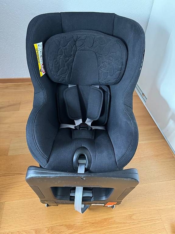 Seggiolini per auto: Britax Römer Swingfix i-Size  – Usato da Rorschacherberg venduto da Venuise 1